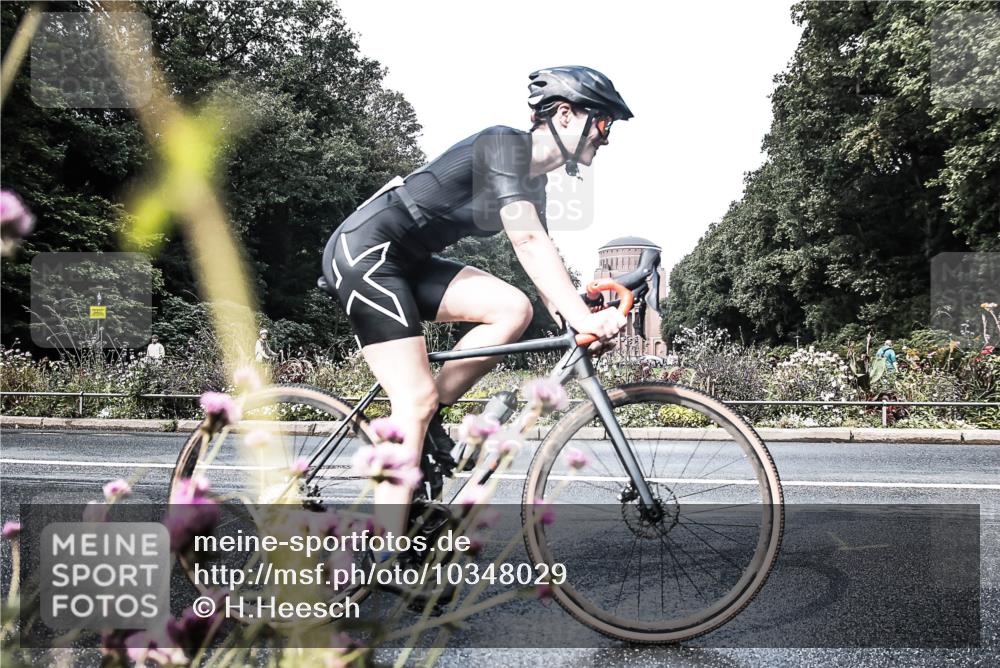13.09.2026 - Stadtparktriathlon H.Heesch http://msf.ph/oto/10348029 13.09.2026 11:19:06 Radfahren 524, 598, 726, 817 meine-sportfotos.de