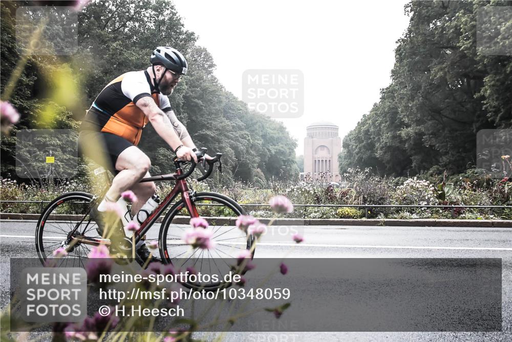 13.09.2026 - Stadtparktriathlon H.Heesch http://msf.ph/oto/10348059 13.09.2026 10:16:38 Radfahren 236, 289 meine-sportfotos.de