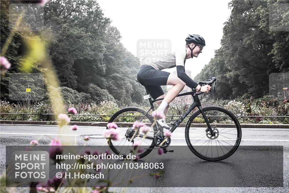 13.09.2026 - Stadtparktriathlon H.Heesch http://msf.ph/oto/10348063 13.09.2026 10:16:40 Radfahren 236, 289 meine-sportfotos.de