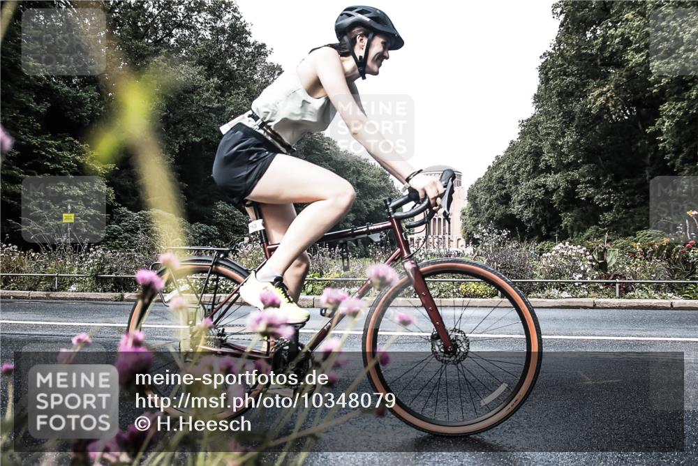 13.09.2026 - Stadtparktriathlon H.Heesch http://msf.ph/oto/10348079 13.09.2026 11:19:38 Radfahren 612, 709, 760, 812, 822 meine-sportfotos.de