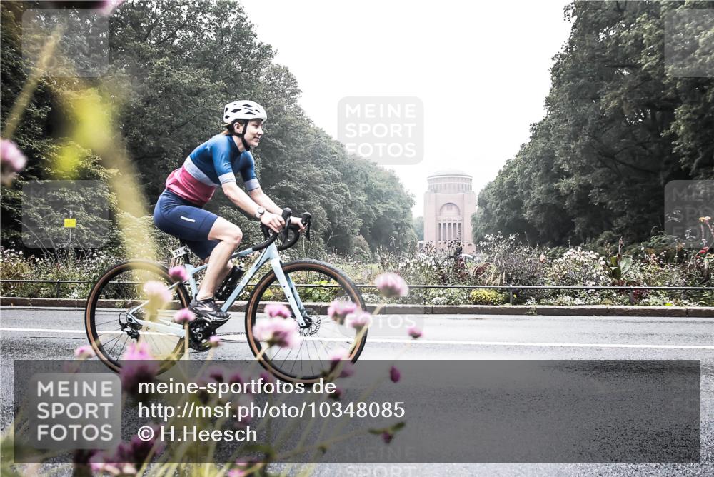 13.09.2026 - Stadtparktriathlon H.Heesch http://msf.ph/oto/10348085 13.09.2026 10:17:17 Radfahren 241, 245 meine-sportfotos.de