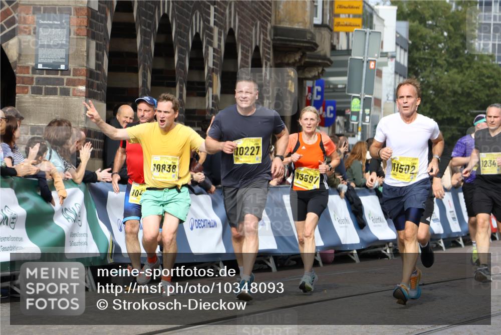 13.09.2026 - 21. swb-Marathon Bremen Strokosch-Dieckow http://msf.ph/oto/10348093 13.09.2026 10:53:47 Ziel 10222, 10448, 10479, 10626, 10757, 10780, 10821, 10845, 10886, 11168, 11242, 11379, 11446, 11590, 11800, 12040, 12056, 12119, 12275, 12308, 10255, 10579, 10685, 10708, 10822, 10947, 11010, 11206, 11489, 11596, 12075, 12244, 12356, 12405, 12435, 12492, 12515, 13531 meine-sportfotos.de