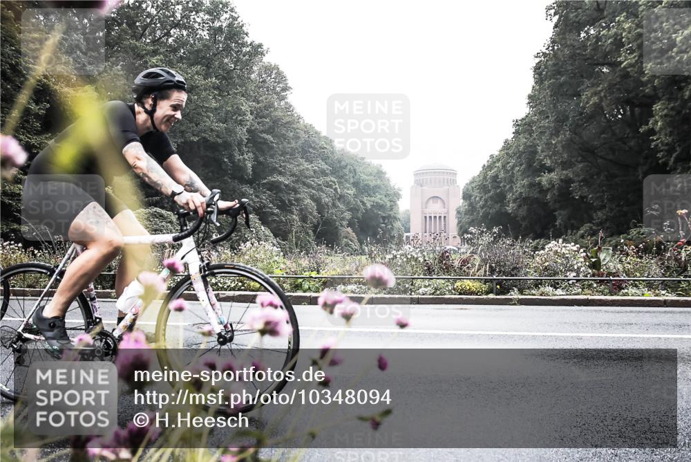 13.09.2026 - Stadtparktriathlon H.Heesch http://msf.ph/oto/10348094 13.09.2026 10:17:27 Radfahren 215, 228, 292 meine-sportfotos.de