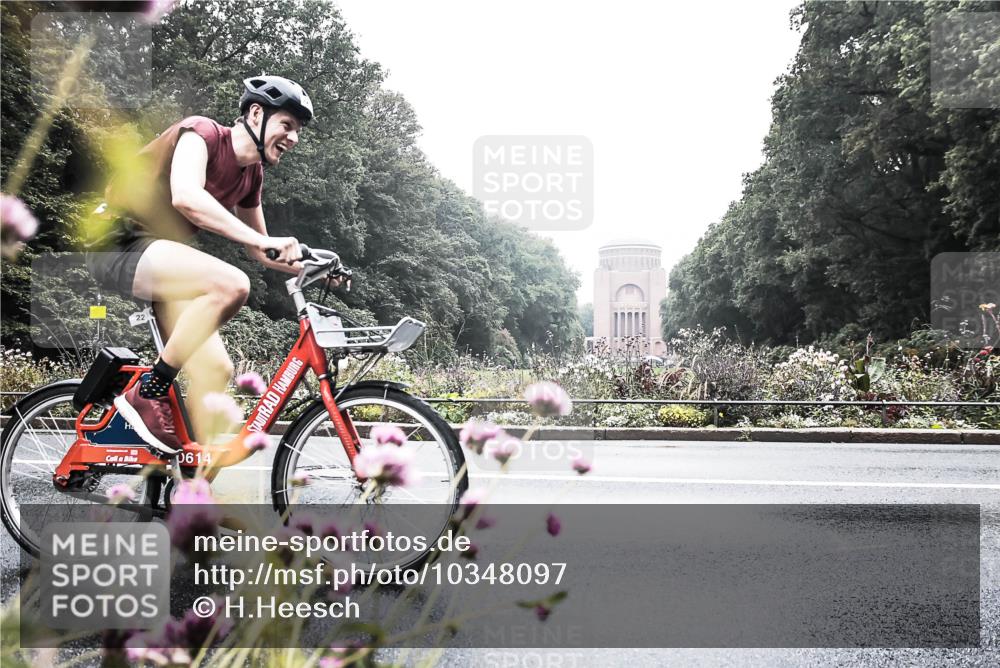 13.09.2026 - Stadtparktriathlon H.Heesch http://msf.ph/oto/10348097 13.09.2026 10:17:30 Radfahren 215, 228, 292, 317 meine-sportfotos.de