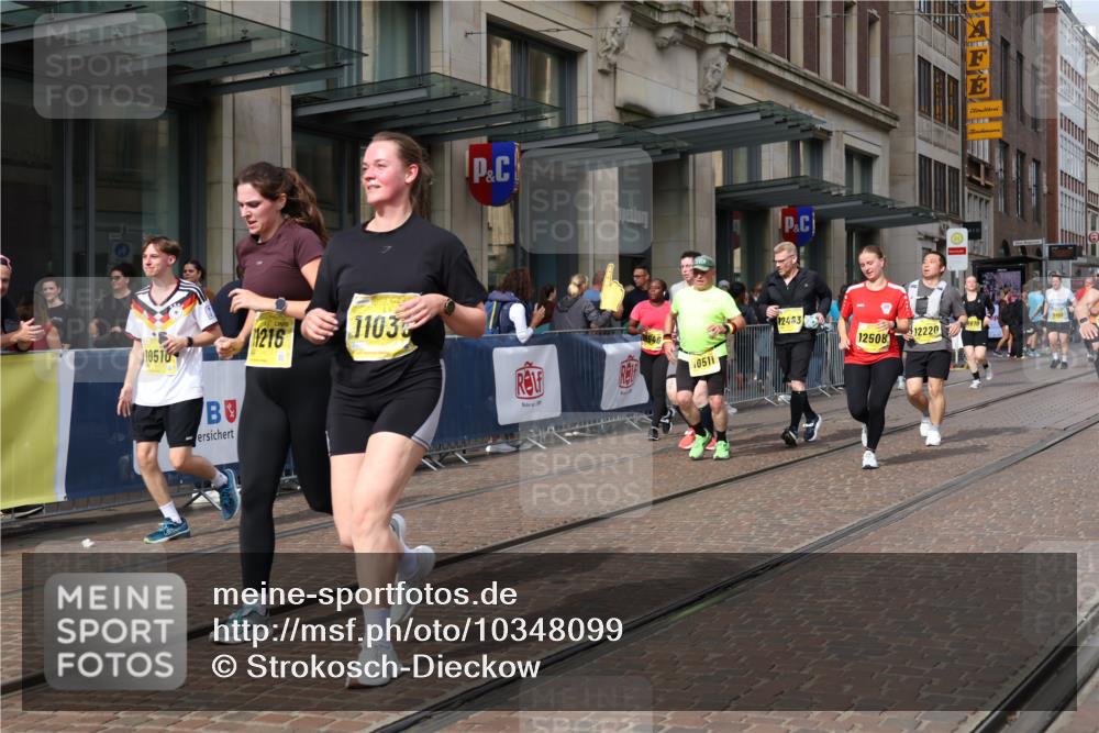 13.09.2026 - 21. swb-Marathon Bremen Strokosch-Dieckow http://msf.ph/oto/10348099 13.09.2026 11:11:14 Ziel 10155, 10510, 10511, 10546, 10552, 10616, 10977, 11036, 11216, 11239, 11289, 11458, 11533, 11702, 11870, 11927, 12082, 12126, 12220, 12286, 12311, 12336, 12464, 12508, 12553, 10163, 10313, 10419, 10527, 10611, 10644, 10653, 10792, 10841, 11043, 11062, 11141, 11231, 11237, 11458, 11483, 11679, 11691, 11745, 11993, 12148, 12396, 12401, 12507 meine-sportfotos.de