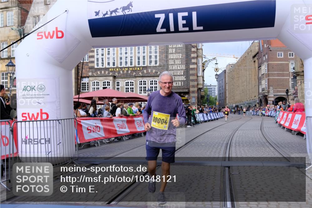 13.09.2026 - 21. swb-Marathon Bremen Tim E. http://msf.ph/oto/10348121 13.09.2026 11:19:46 Ziel 10004, 10629, 10933, 11050, 11760, 12224 meine-sportfotos.de