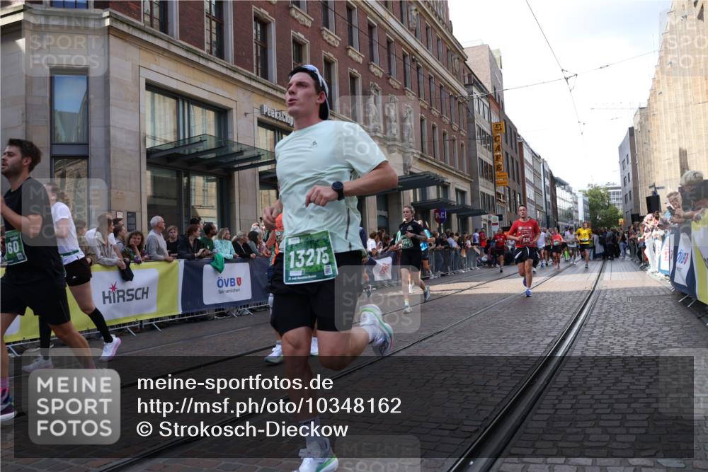 13.09.2026 - 21. swb-Marathon Bremen Strokosch-Dieckow http://msf.ph/oto/10348162 13.09.2026 13:30:41 Ziel 244, 1189, 1398, 1479, 1533, 1841, 1941, 2513, 2802, 2902, 3360, 3800, 4251, 4647, 5600, 5681, 5802, 5822, 5846, 5900, 6307, 6419, 6732, 7198, 7359, 7637, 7760, 7798, 7882, 8382, 8543, 8616, 9274, 9290, 9507, 9653, 9767, 9937, 9958, 9962, 9969, 9976, 9977, 13152, 13215, 625, 800, 834, 1067, 1533, 1771, 1841, 1926, 1941, 2265, 2369, 2452, 2723, 2900, 2985, 3163, 3164, 3425, 4058, 4206, 4332, 4342, 4415, 4425, 4748, 4757, 4920, 5506, 5551, 7821, 8090, 8169, 8314, 8494 meine-sportfotos.de