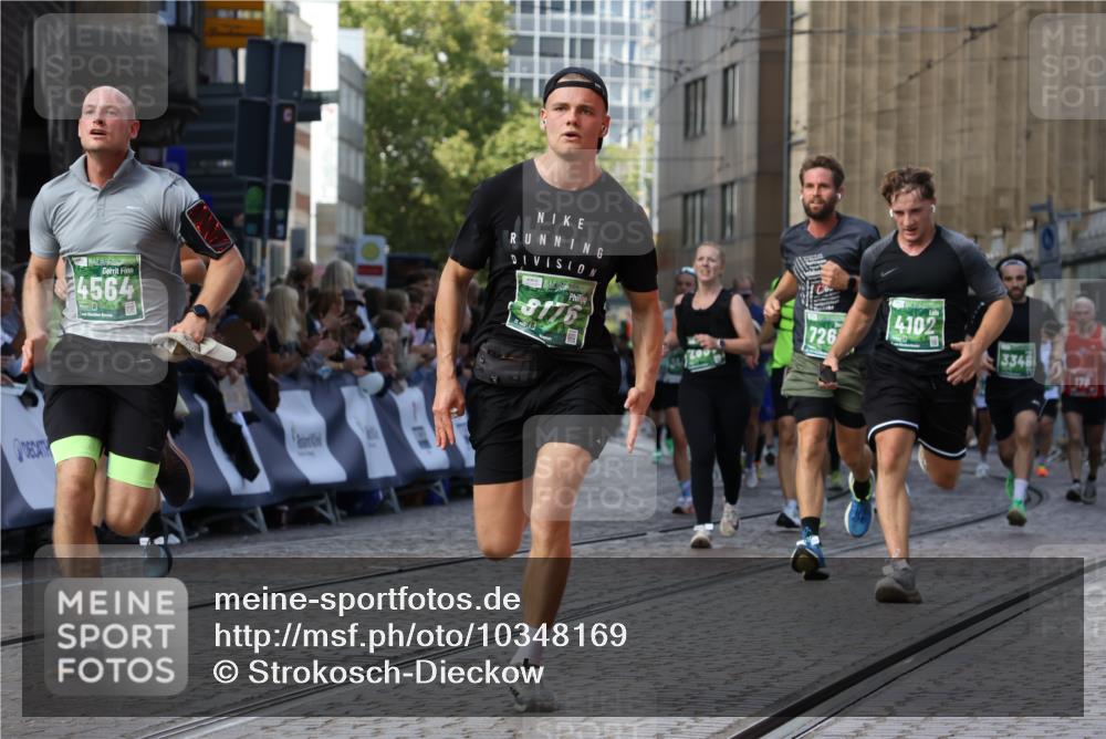 13.09.2026 - 21. swb-Marathon Bremen Strokosch-Dieckow http://msf.ph/oto/10348169 13.09.2026 13:28:39 Ziel 178, 210, 1380, 1460, 2047, 2977, 3114, 3294, 3334, 3597, 4250, 4506, 5250, 5360, 5683, 5889, 6182, 8429, 8570, 9064, 9167, 9168, 9543, 9549, 9738, 9881, 722, 1014, 2276, 2851, 2891, 3348, 3419, 3444, 3665, 4102, 5267, 5531, 5691, 5865, 6817, 6937, 6955, 7134, 7263, 7527, 8985, 9562, 13174 meine-sportfotos.de