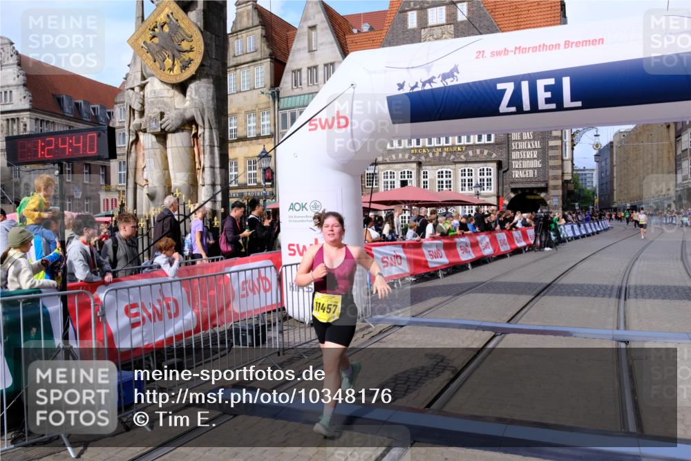 13.09.2026 - 21. swb-Marathon Bremen Tim E. http://msf.ph/oto/10348176 13.09.2026 11:19:57 Ziel 11457 meine-sportfotos.de