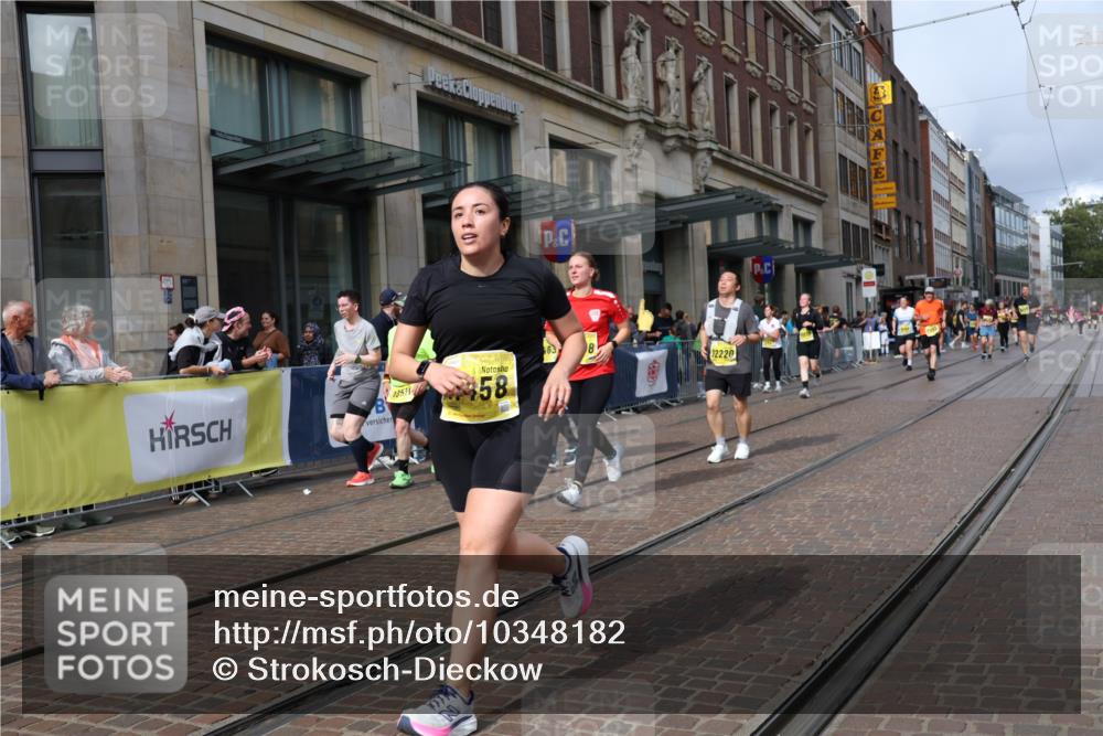 13.09.2026 - 21. swb-Marathon Bremen Strokosch-Dieckow http://msf.ph/oto/10348182 13.09.2026 11:11:16 Ziel 10155, 10510, 10511, 10546, 10552, 10616, 10977, 11036, 11216, 11239, 11289, 11533, 11702, 11870, 11927, 12082, 12126, 12220, 12286, 12311, 12336, 12464, 12508, 12553, 10313, 10419, 10527, 10611, 10644, 10653, 10792, 10841, 11062, 11141, 11231, 11237, 11458, 11483, 11679, 11691, 11745, 11993, 12148, 12396, 12401, 12507 meine-sportfotos.de