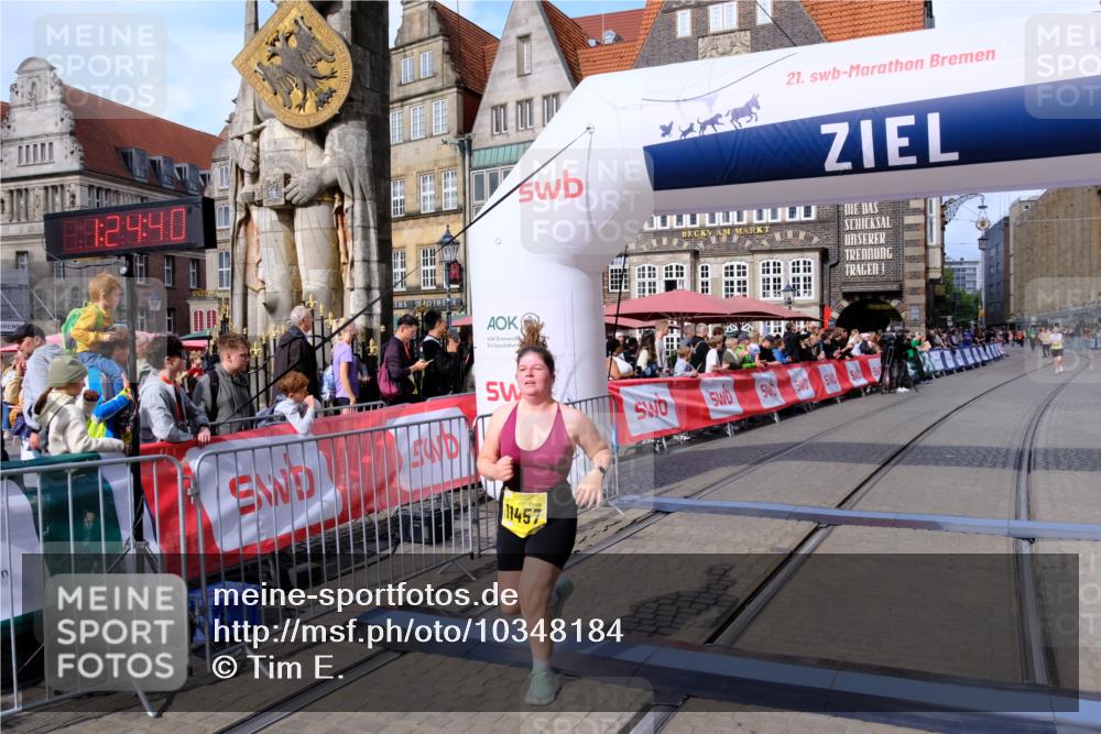 13.09.2026 - 21. swb-Marathon Bremen Tim E. http://msf.ph/oto/10348184 13.09.2026 11:19:57 Ziel 11457 meine-sportfotos.de