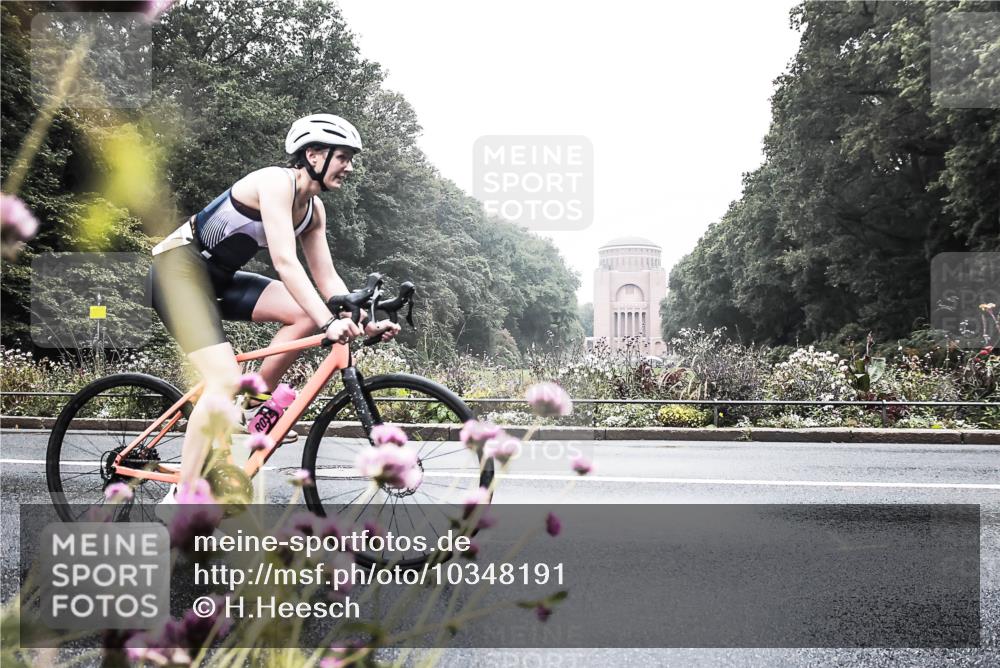 13.09.2026 - Stadtparktriathlon H.Heesch http://msf.ph/oto/10348191 13.09.2026 10:18:38 Radfahren 233, 405, 444 meine-sportfotos.de