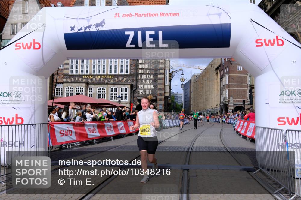 13.09.2026 - 21. swb-Marathon Bremen Tim E. http://msf.ph/oto/10348216 13.09.2026 11:20:08 Ziel 10430, 10882, 11457, 11546, 12472 meine-sportfotos.de
