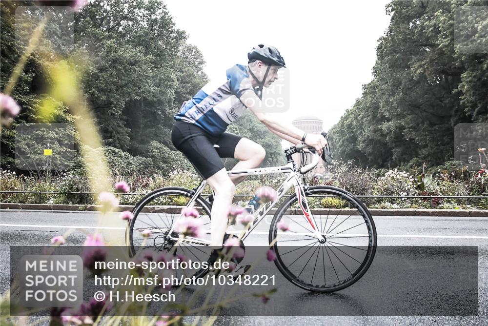 13.09.2026 - Stadtparktriathlon H.Heesch http://msf.ph/oto/10348221 13.09.2026 10:18:48 Radfahren 213, 243, 300, 330, 368, 412 meine-sportfotos.de