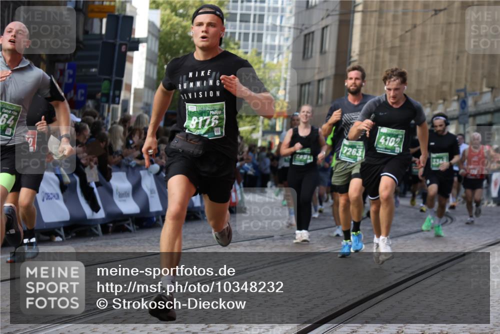 13.09.2026 - 21. swb-Marathon Bremen Strokosch-Dieckow http://msf.ph/oto/10348232 13.09.2026 13:28:39 Ziel 178, 210, 1380, 1460, 2047, 2977, 3114, 3294, 3334, 3597, 4250, 4506, 5250, 5360, 5683, 5889, 6182, 8429, 8570, 9064, 9167, 9168, 9543, 9549, 9738, 9881, 722, 1014, 2276, 2851, 2891, 3348, 3419, 3444, 3665, 4102, 5267, 5531, 5691, 5865, 6817, 6937, 6955, 7134, 7263, 7527, 8985, 9562, 13174 meine-sportfotos.de