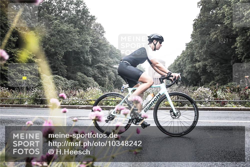 13.09.2026 - Stadtparktriathlon H.Heesch http://msf.ph/oto/10348242 13.09.2026 10:19:04 Radfahren 255, 309, 465 meine-sportfotos.de