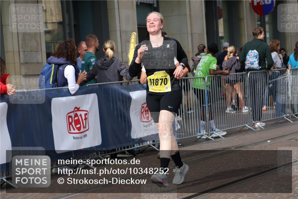 13.09.2026 - 21. swb-Marathon Bremen Strokosch-Dieckow http://msf.ph/oto/10348252 13.09.2026 11:11:19 Ziel 10155, 10510, 10511, 10546, 10552, 10616, 10977, 11036, 11216, 11239, 11289, 11533, 11702, 11870, 11927, 12082, 12220, 12286, 12311, 12336, 12464, 12508, 12553, 10313, 10419, 10527, 10611, 10644, 10653, 10841, 11036, 11062, 11141, 11216, 11231, 11237, 11458, 11483, 11679, 11691, 11745, 11870, 11993, 12126, 12148, 12396, 12401, 12507 meine-sportfotos.de