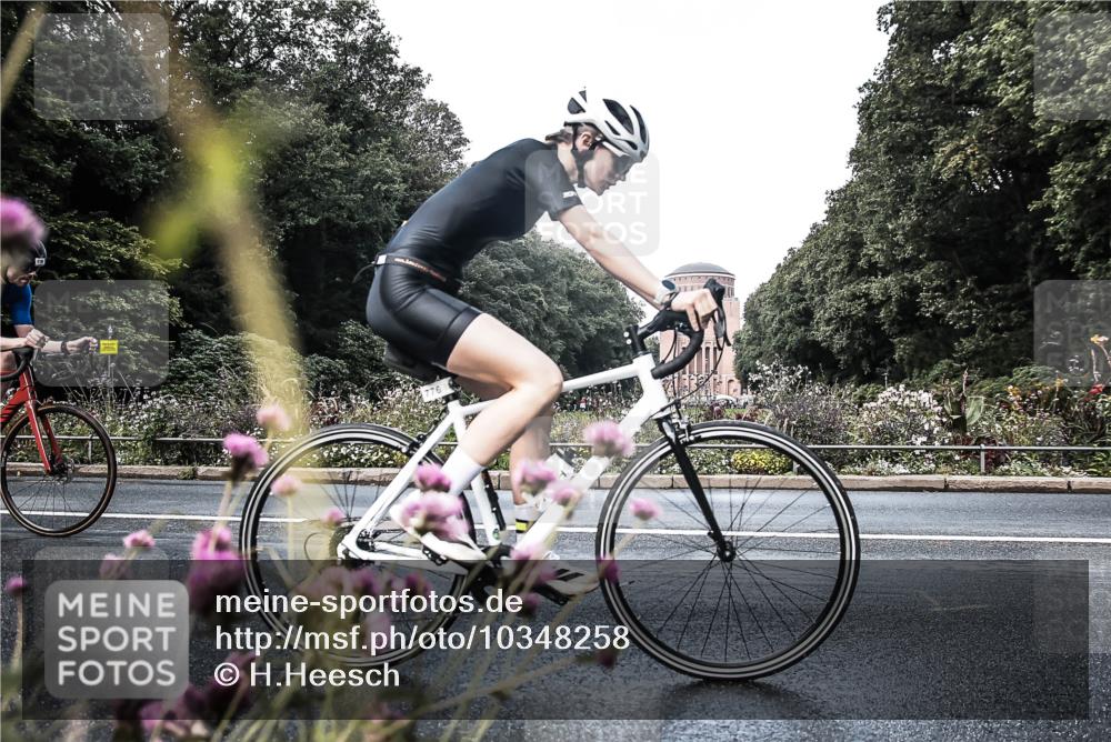 13.09.2026 - Stadtparktriathlon H.Heesch http://msf.ph/oto/10348258 13.09.2026 11:21:11 Radfahren 696, 776, 781 meine-sportfotos.de