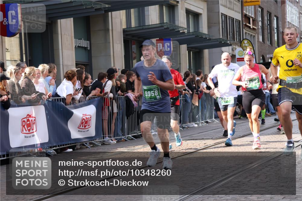 13.09.2026 - 21. swb-Marathon Bremen Strokosch-Dieckow http://msf.ph/oto/10348260 13.09.2026 13:30:44 Ziel 217, 244, 1189, 1398, 1479, 2513, 2802, 2902, 3360, 3800, 4251, 4647, 5600, 5673, 5681, 5846, 5900, 6307, 6419, 6732, 7198, 7359, 7637, 7760, 7798, 7882, 8097, 8382, 8543, 8616, 9274, 9290, 9507, 9653, 9767, 9937, 9958, 9962, 9969, 9976, 9977, 13152, 13215, 625, 800, 834, 1067, 1533, 1771, 1841, 1926, 1941, 2369, 2452, 2723, 2985, 3163, 3164, 3425, 4058, 4206, 4332, 4342, 4415, 4425, 4748, 4757, 4920, 5506, 5551, 5681, 5802, 7821, 8169, 8314 meine-sportfotos.de