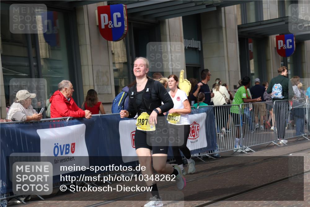 13.09.2026 - 21. swb-Marathon Bremen Strokosch-Dieckow http://msf.ph/oto/10348262 13.09.2026 11:11:19 Ziel 10155, 10510, 10511, 10546, 10552, 10616, 10977, 11036, 11216, 11239, 11289, 11533, 11702, 11870, 11927, 12082, 12220, 12286, 12311, 12336, 12464, 12508, 12553, 10313, 10419, 10527, 10611, 10644, 10653, 10841, 11036, 11062, 11141, 11216, 11231, 11237, 11458, 11483, 11679, 11691, 11745, 11870, 11993, 12126, 12148, 12396, 12401, 12507 meine-sportfotos.de