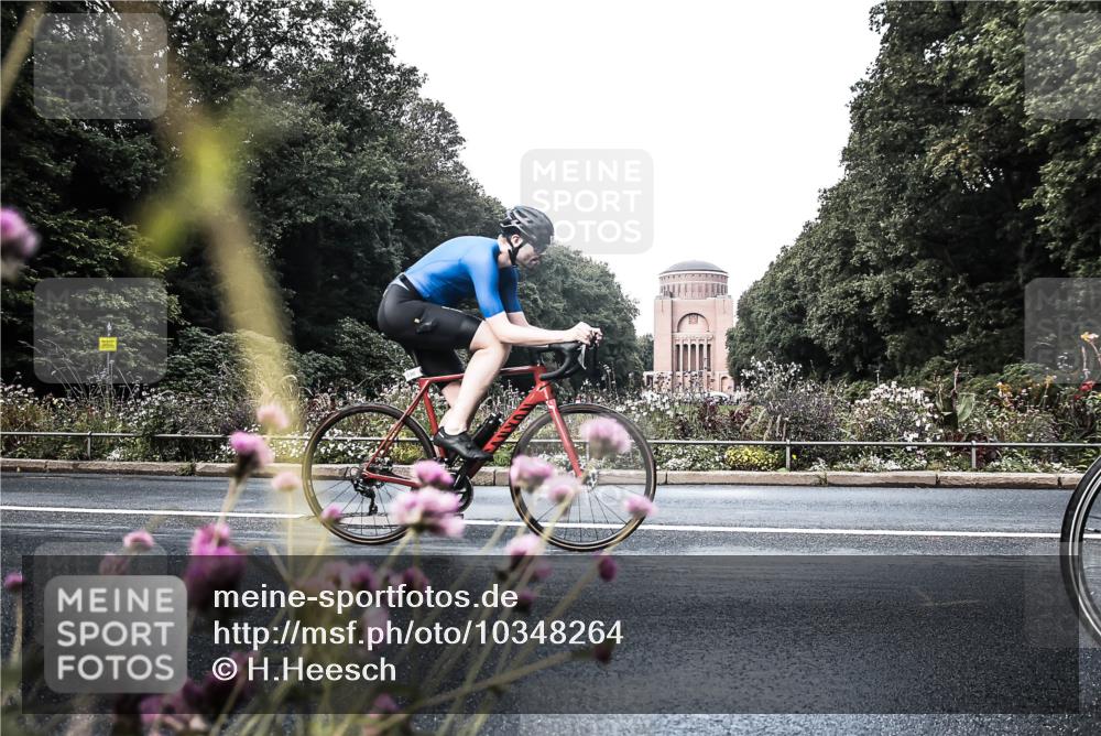 13.09.2026 - Stadtparktriathlon H.Heesch http://msf.ph/oto/10348264 13.09.2026 11:21:11 Radfahren 696, 776, 781 meine-sportfotos.de