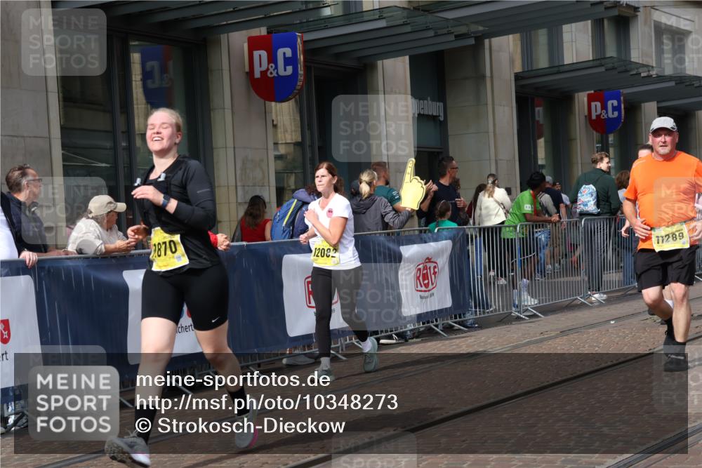 13.09.2026 - 21. swb-Marathon Bremen Strokosch-Dieckow http://msf.ph/oto/10348273 13.09.2026 11:11:20 Ziel 10155, 10510, 10511, 10546, 10552, 10616, 10977, 11239, 11289, 11533, 11702, 11927, 12082, 12220, 12286, 12311, 12336, 12464, 12508, 12553, 10313, 10419, 10527, 10611, 10644, 10653, 11036, 11062, 11141, 11216, 11231, 11458, 11483, 11679, 11691, 11745, 11870, 11993, 12126, 12148, 12396, 12401, 12464, 12507 meine-sportfotos.de
