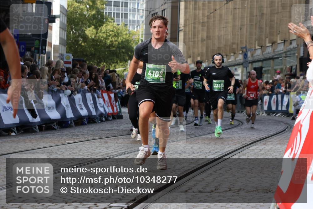 13.09.2026 - 21. swb-Marathon Bremen Strokosch-Dieckow http://msf.ph/oto/10348277 13.09.2026 13:28:40 Ziel 178, 210, 1239, 1380, 1460, 2047, 2977, 3114, 3294, 3334, 3597, 4250, 4506, 5250, 5360, 5683, 5889, 6182, 8429, 8570, 9064, 9543, 9549, 9738, 9881, 430, 722, 725, 1014, 2276, 2851, 2891, 3348, 3419, 3444, 3665, 5267, 5531, 5691, 5865, 6817, 6937, 6955, 7134, 7263, 7527, 8985, 9562, 13174 meine-sportfotos.de
