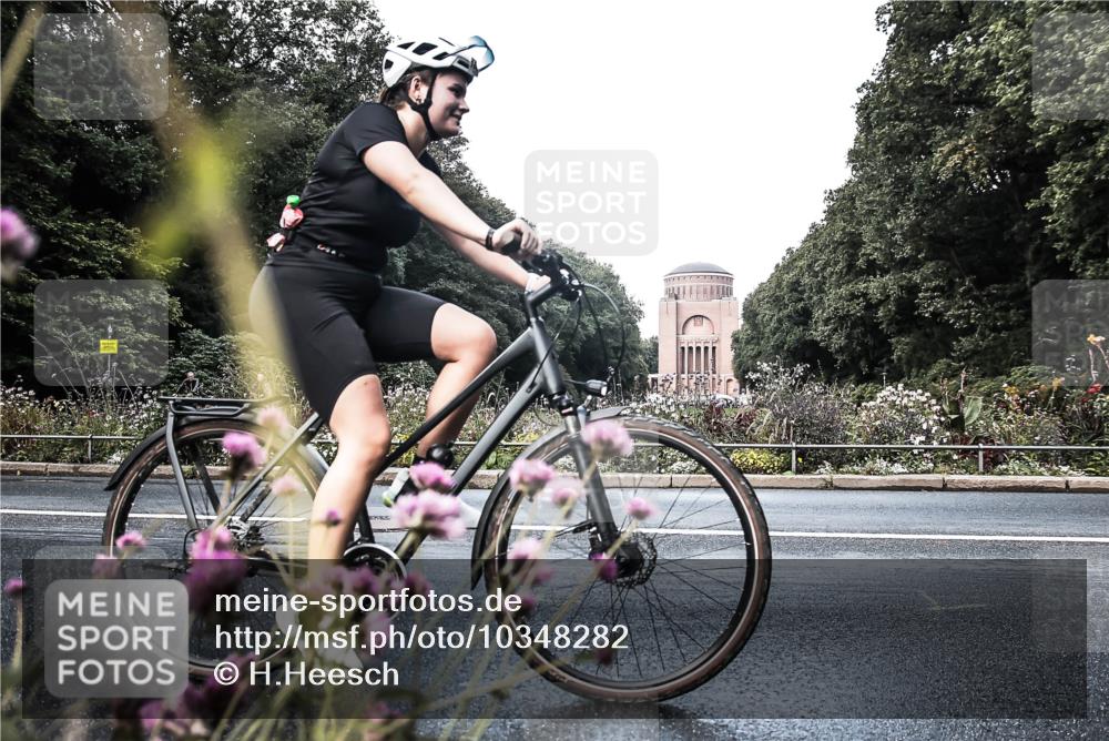 13.09.2026 - Stadtparktriathlon H.Heesch http://msf.ph/oto/10348282 13.09.2026 11:21:25 Radfahren 653, 826, 1800 meine-sportfotos.de