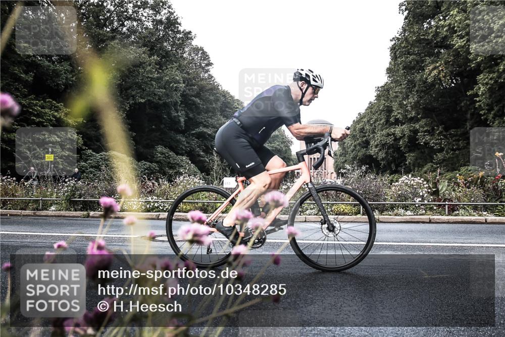 13.09.2026 - Stadtparktriathlon H.Heesch http://msf.ph/oto/10348285 13.09.2026 11:21:27 Radfahren 653, 1800 meine-sportfotos.de