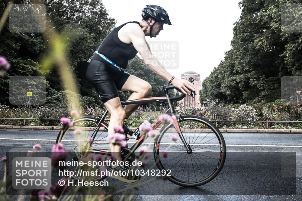 13.09.2026 - Stadtparktriathlon H.Heesch http://msf.ph/oto/10348292 13.09.2026 11:21:34 Radfahren 636, 674, 757 meine-sportfotos.de
