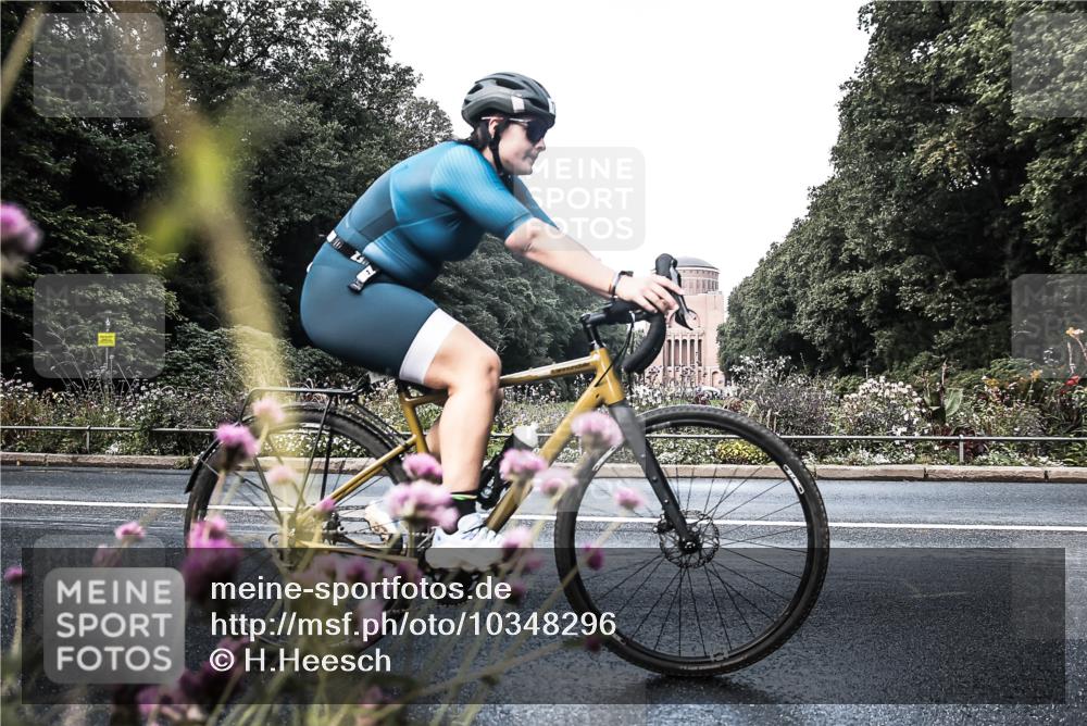 13.09.2026 - Stadtparktriathlon H.Heesch http://msf.ph/oto/10348296 13.09.2026 11:21:35 Radfahren 636, 674, 757 meine-sportfotos.de