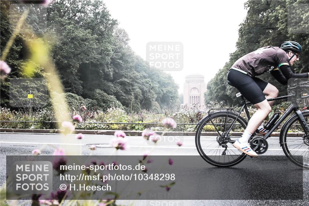 13.09.2026 - Stadtparktriathlon H.Heesch http://msf.ph/oto/10348298 13.09.2026 10:19:28 Radfahren 262, 264 meine-sportfotos.de