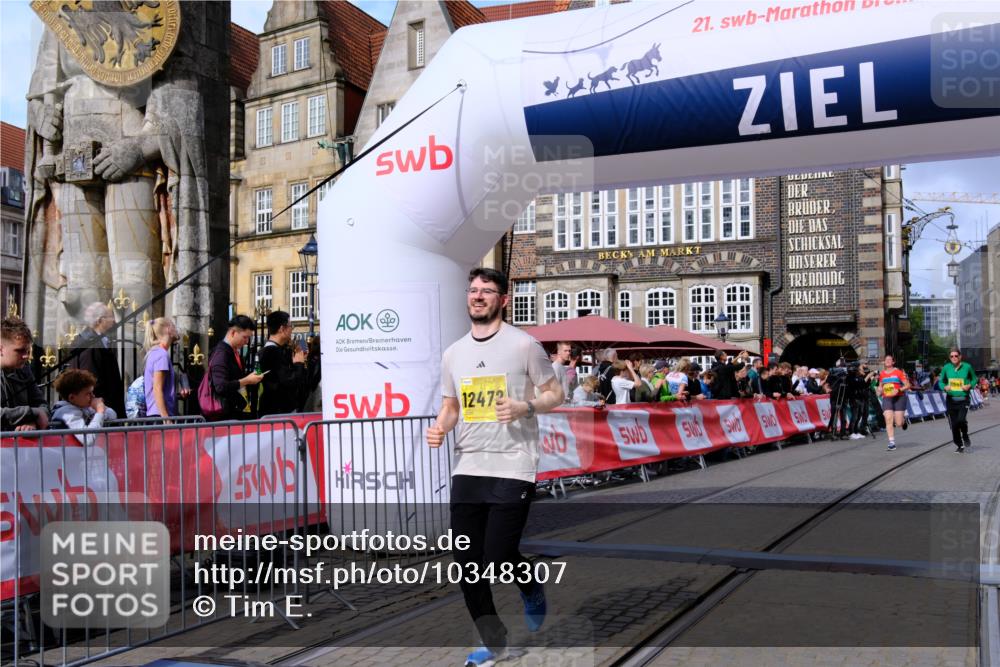 13.09.2026 - 21. swb-Marathon Bremen Tim E. http://msf.ph/oto/10348307 13.09.2026 11:20:11 Ziel 10430, 10882, 11546, 12472 meine-sportfotos.de