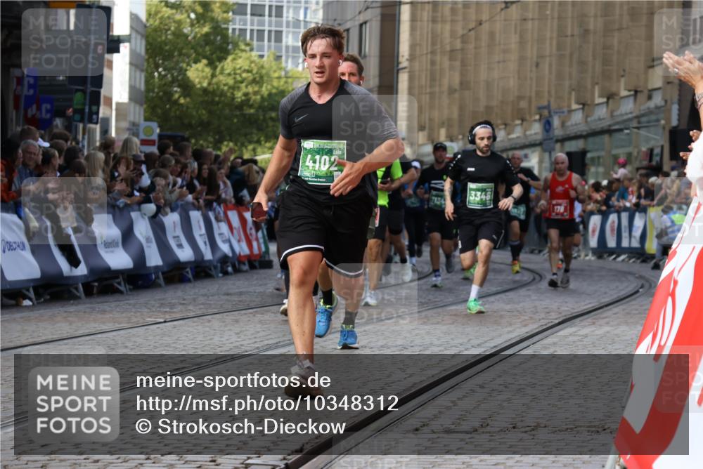 13.09.2026 - 21. swb-Marathon Bremen Strokosch-Dieckow http://msf.ph/oto/10348312 13.09.2026 13:28:40 Ziel 178, 210, 1239, 1380, 1460, 2047, 2977, 3114, 3294, 3334, 3597, 4250, 4506, 5250, 5360, 5683, 5889, 6182, 8429, 8570, 9064, 9543, 9549, 9738, 9881, 430, 722, 725, 1014, 2276, 2851, 2891, 3348, 3419, 3444, 3665, 5267, 5531, 5691, 5865, 6817, 6937, 6955, 7134, 7263, 7527, 8985, 9562, 13174 meine-sportfotos.de