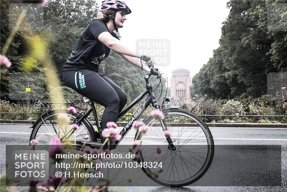 13.09.2026 - Stadtparktriathlon H.Heesch http://msf.ph/oto/10348324 13.09.2026 10:19:39 Radfahren 229, 260, 286, 307 meine-sportfotos.de