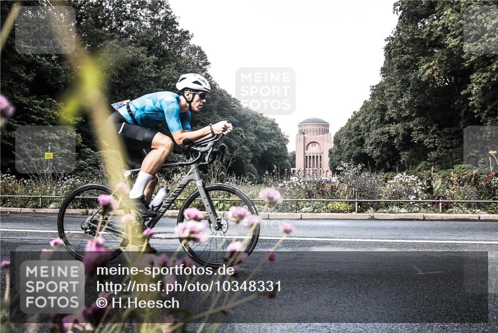 13.09.2026 - Stadtparktriathlon H.Heesch http://msf.ph/oto/10348331 13.09.2026 11:22:13 Radfahren 646, 751 meine-sportfotos.de