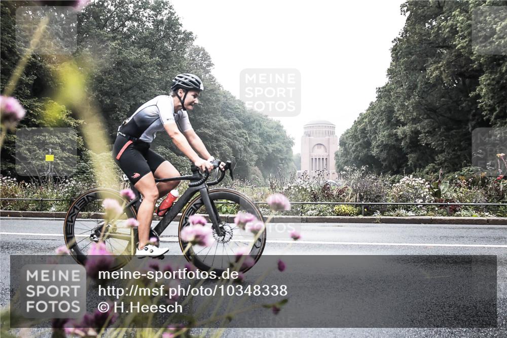 13.09.2026 - Stadtparktriathlon H.Heesch http://msf.ph/oto/10348338 13.09.2026 10:19:47 Radfahren 267, 402, 406, 437, 439 meine-sportfotos.de