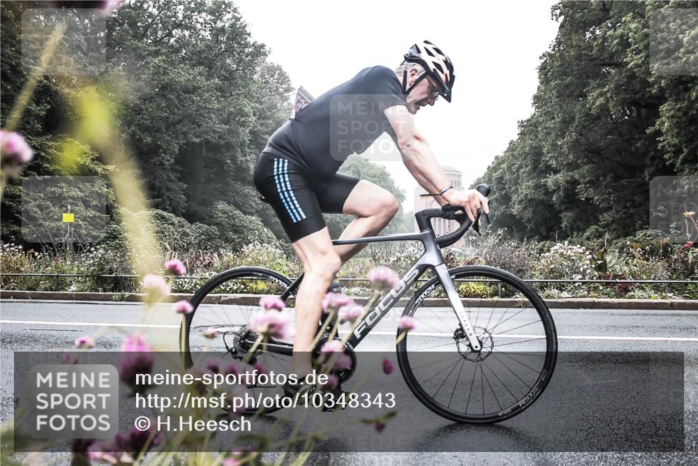13.09.2026 - Stadtparktriathlon H.Heesch http://msf.ph/oto/10348343 13.09.2026 10:19:49 Radfahren 267, 406, 437 meine-sportfotos.de