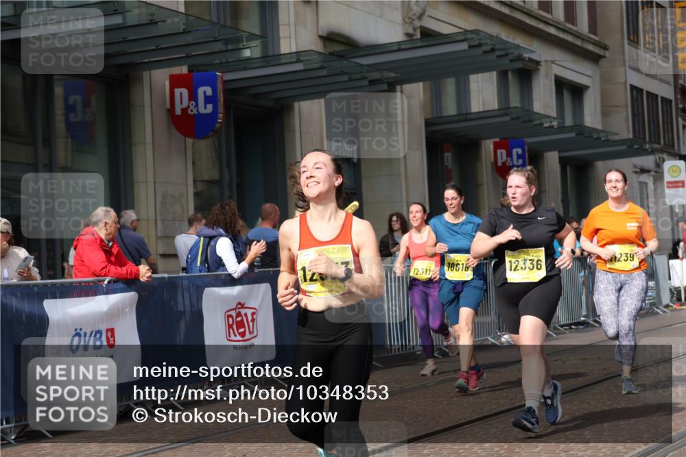 13.09.2026 - 21. swb-Marathon Bremen Strokosch-Dieckow http://msf.ph/oto/10348353 13.09.2026 11:11:28 Ziel 10155, 10510, 10511, 10552, 10582, 10616, 10977, 11239, 11533, 11927, 12082, 12286, 12336, 12553, 10419, 10510, 10546, 10611, 10977, 11036, 11062, 11216, 11231, 11289, 11458, 11679, 11702, 11745, 11870, 12126, 12148, 12220, 12311, 12396, 12464, 12508 meine-sportfotos.de