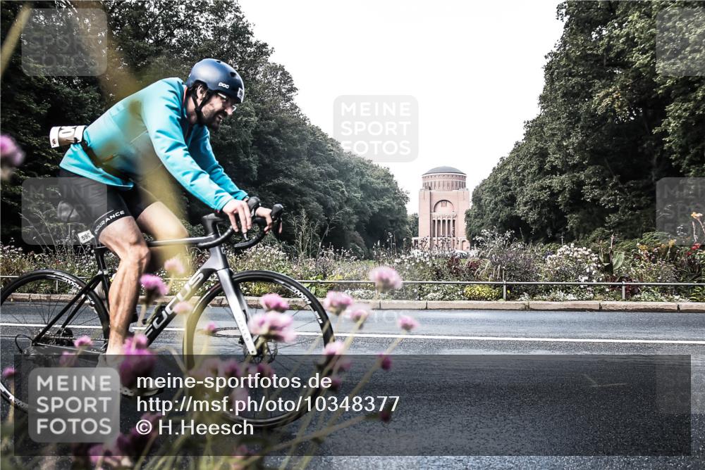 13.09.2026 - Stadtparktriathlon H.Heesch http://msf.ph/oto/10348377 13.09.2026 11:22:32 Radfahren 590, 748, 805 meine-sportfotos.de