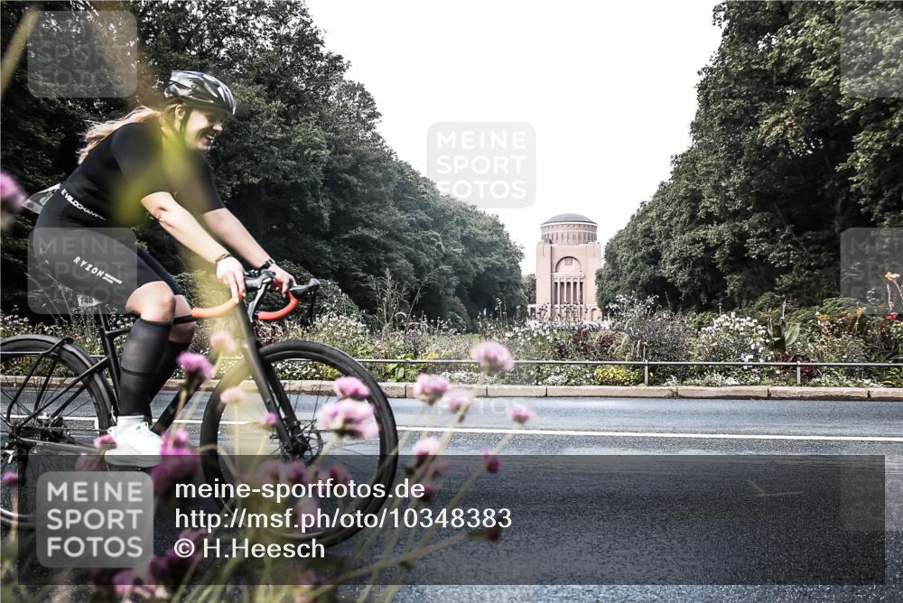 13.09.2026 - Stadtparktriathlon H.Heesch http://msf.ph/oto/10348383 13.09.2026 11:22:34 Radfahren 590, 748, 828 meine-sportfotos.de