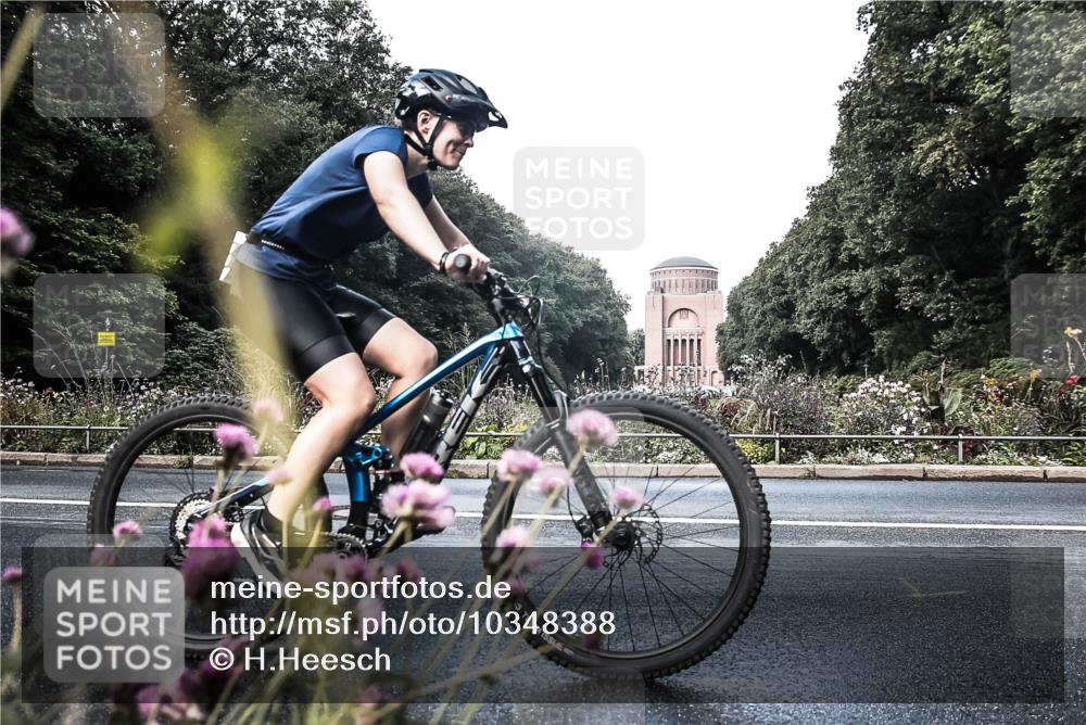 13.09.2026 - Stadtparktriathlon H.Heesch http://msf.ph/oto/10348388 13.09.2026 11:22:36 Radfahren 748, 828 meine-sportfotos.de