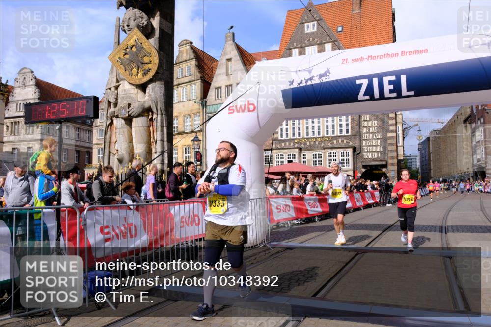 13.09.2026 - 21. swb-Marathon Bremen Tim E. http://msf.ph/oto/10348392 13.09.2026 11:20:27 Ziel 10430, 11244, 11333, 11337, 11546, 12374 meine-sportfotos.de