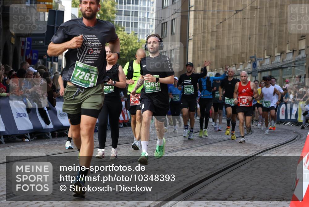 13.09.2026 - 21. swb-Marathon Bremen Strokosch-Dieckow http://msf.ph/oto/10348393 13.09.2026 13:28:42 Ziel 178, 210, 1239, 1380, 1460, 2047, 2764, 2977, 3114, 3294, 3334, 3597, 4250, 4506, 5250, 5683, 5889, 6182, 8429, 8483, 8570, 9064, 9549, 9738, 430, 722, 725, 1014, 2276, 2378, 2851, 2891, 3348, 3419, 3444, 3665, 5267, 5531, 5691, 5865, 6099, 6817, 6937, 6955, 7134, 7263, 7527, 8985, 9562, 13174 meine-sportfotos.de