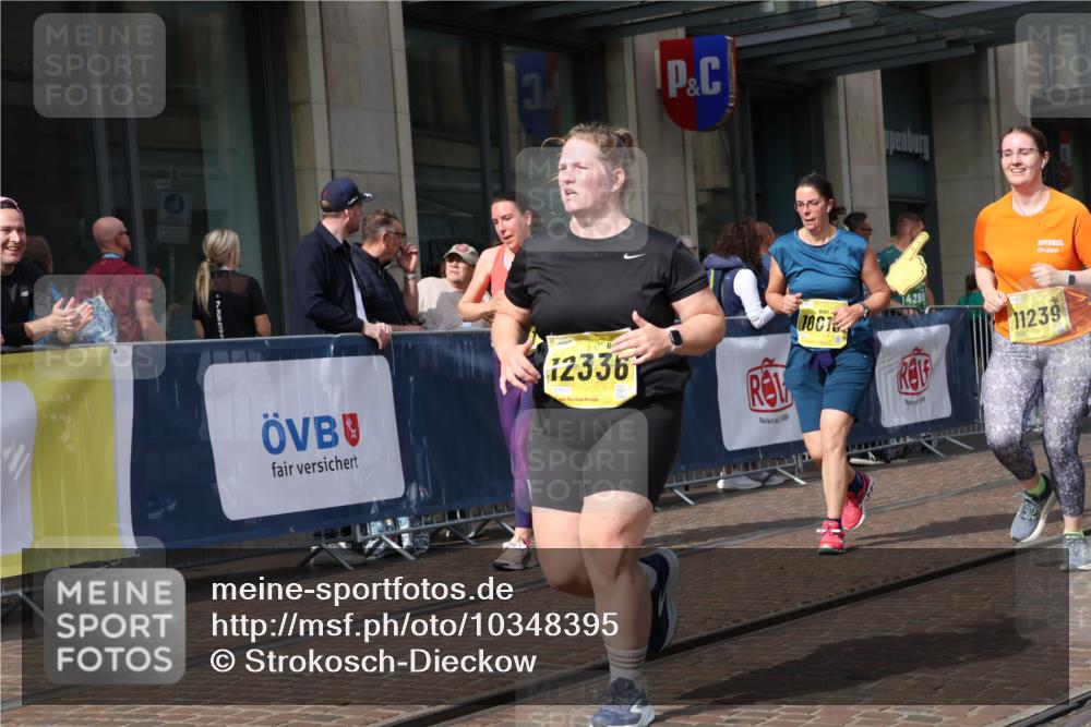 13.09.2026 - 21. swb-Marathon Bremen Strokosch-Dieckow http://msf.ph/oto/10348395 13.09.2026 11:11:30 Ziel 10155, 10552, 10582, 10616, 11239, 11927, 12082, 12286, 12336, 12553, 10155, 10419, 10510, 10511, 10546, 10611, 10977, 11036, 11062, 11216, 11231, 11289, 11458, 11533, 11679, 11702, 11745, 11870, 12126, 12148, 12220, 12311, 12396, 12464, 12508 meine-sportfotos.de