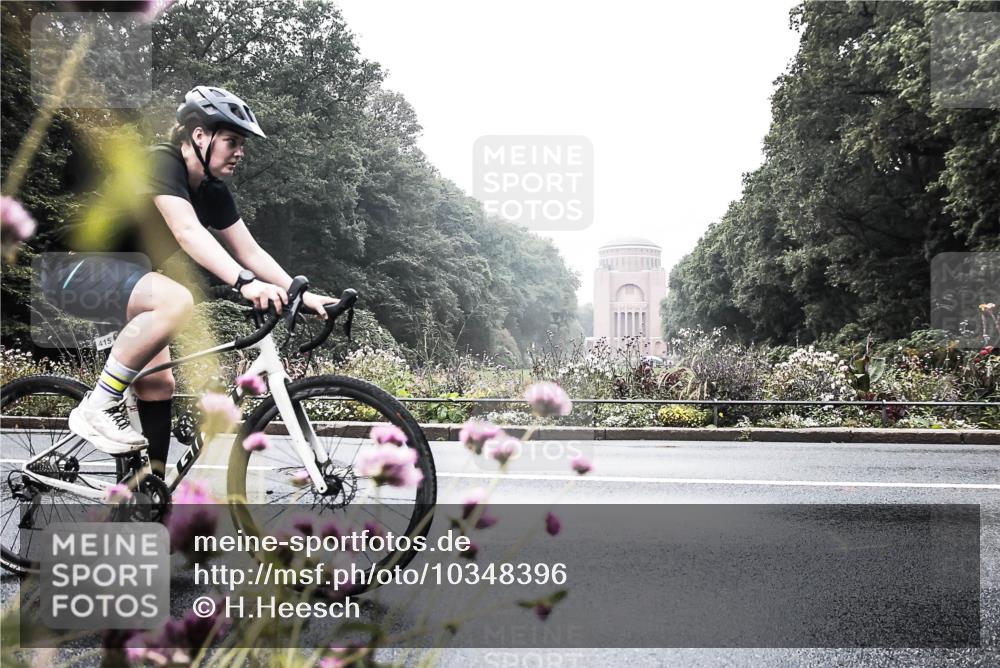 13.09.2026 - Stadtparktriathlon H.Heesch http://msf.ph/oto/10348396 13.09.2026 10:20:12 Radfahren 253, 415, 432 meine-sportfotos.de