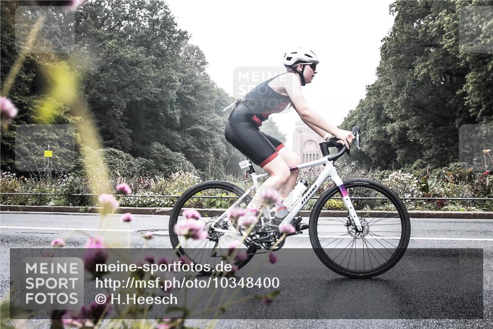 13.09.2026 - Stadtparktriathlon H.Heesch http://msf.ph/oto/10348400 13.09.2026 10:20:13 Radfahren 238, 415, 432 meine-sportfotos.de