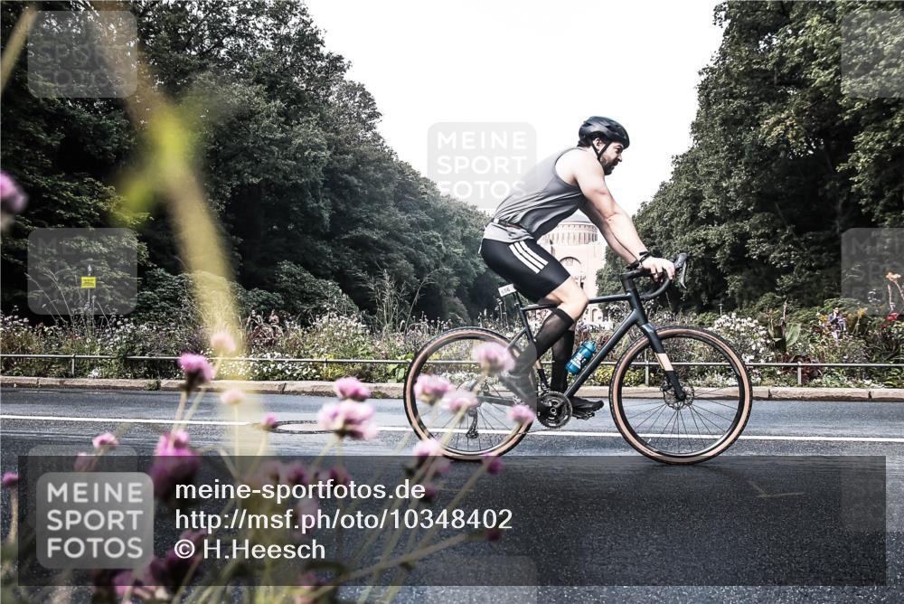 13.09.2026 - Stadtparktriathlon H.Heesch http://msf.ph/oto/10348402 13.09.2026 11:22:48 Radfahren 611, 656, 747 meine-sportfotos.de