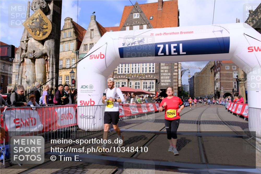 13.09.2026 - 21. swb-Marathon Bremen Tim E. http://msf.ph/oto/10348410 13.09.2026 11:20:28 Ziel 10430, 11244, 11333, 11337, 12374 meine-sportfotos.de