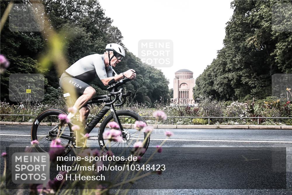 13.09.2026 - Stadtparktriathlon H.Heesch http://msf.ph/oto/10348423 13.09.2026 11:23:07 Radfahren 632, 634, 698, 807 meine-sportfotos.de